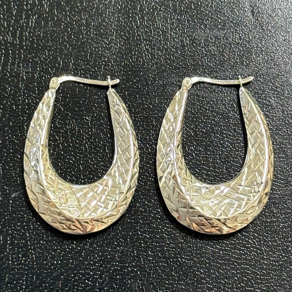 Unbranded Jewelry - Sterling Silver Oval Large Textured Hoop Earrings Stamped 925